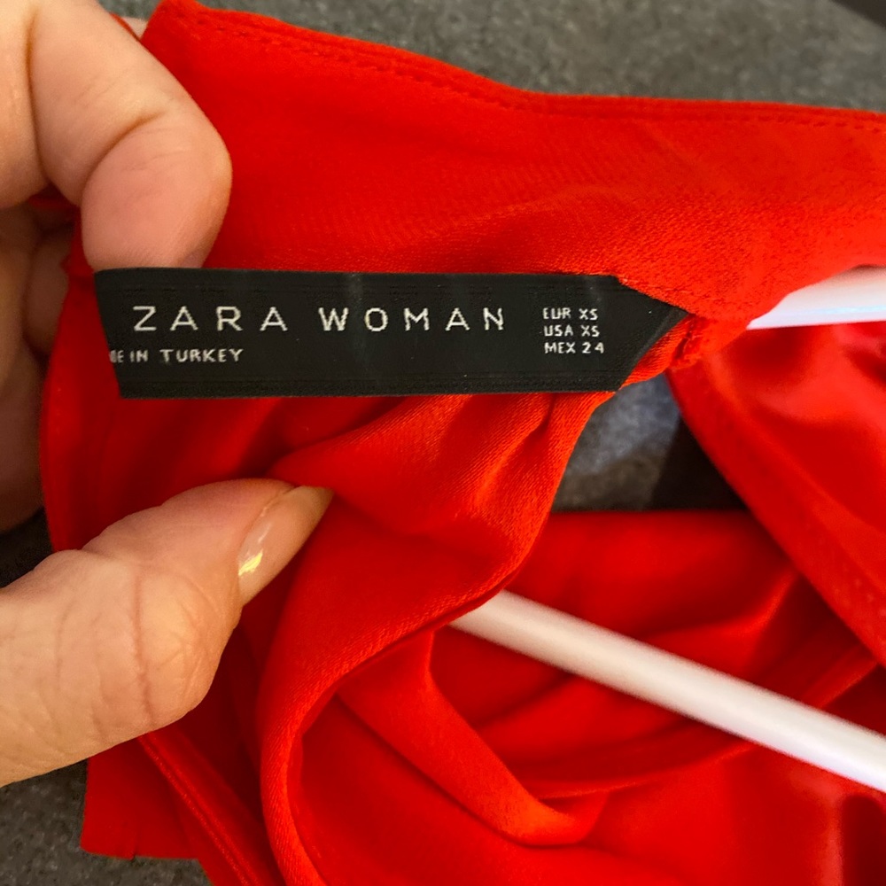 Gorgeous silky red dress - Picture 7 of 8